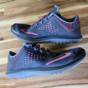 Nike Women's Mesh Toe Gray Athletic Running Shoes Pink Swoosh Colorblock Size 8